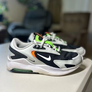 Nike Air Max Sneakers Youth 6.5Y (Women’s 8) Black White Neon